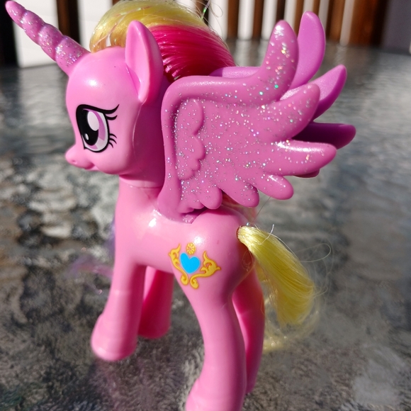 Princess Cadence sparkly brushable MLP G4 - Picture 3 of 10